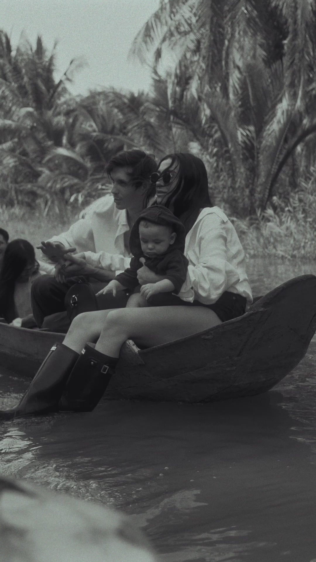 Încărcați videoclipul: 